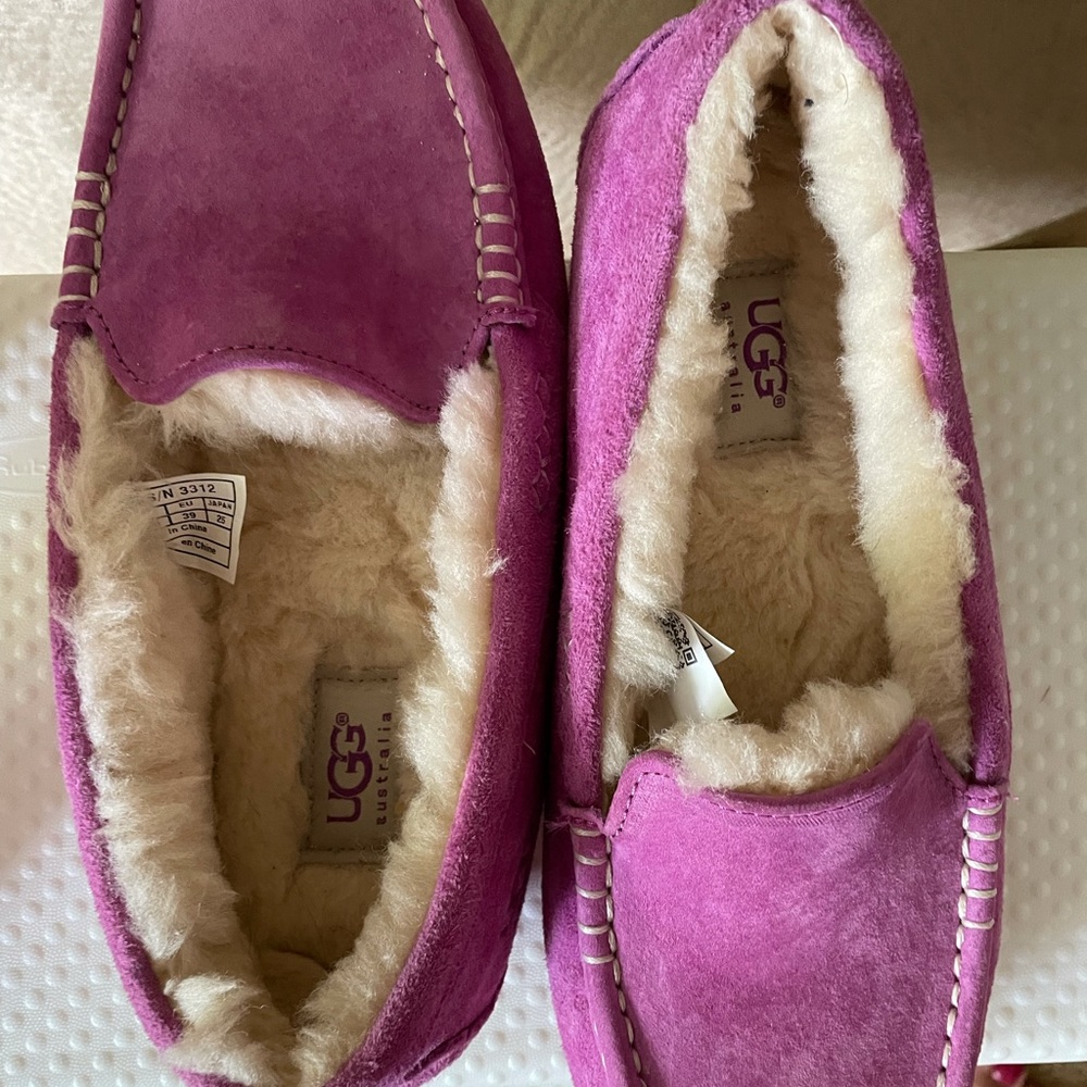 UGH Moccasin Slipper
